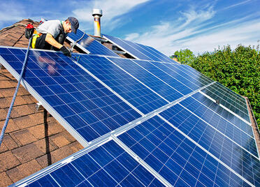 Sunce kao saveznik biznisa: Solarni paneli osvajaju krovove kancelarija i magacina u Srbiji
