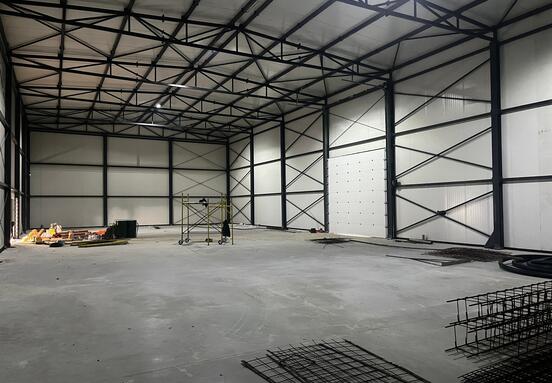 Hala sa kancelarijskim prostorom - Krnjača